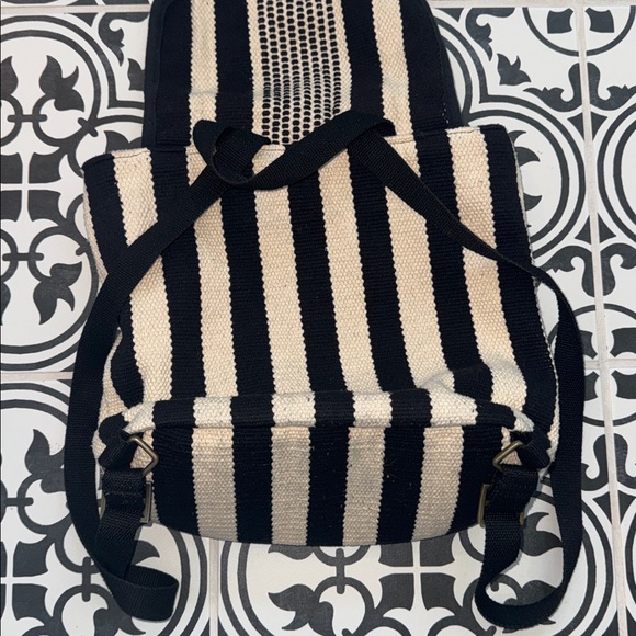 Universal Thread backpack - Picture 5 of 6